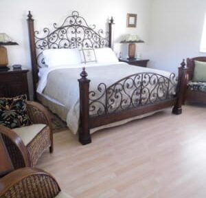 Cottages, Island&#039;s End Resort